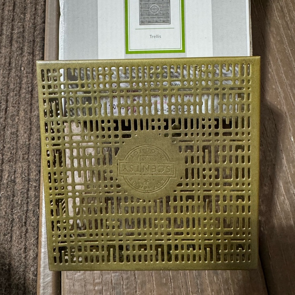 SCENTSY WARMER STAND
